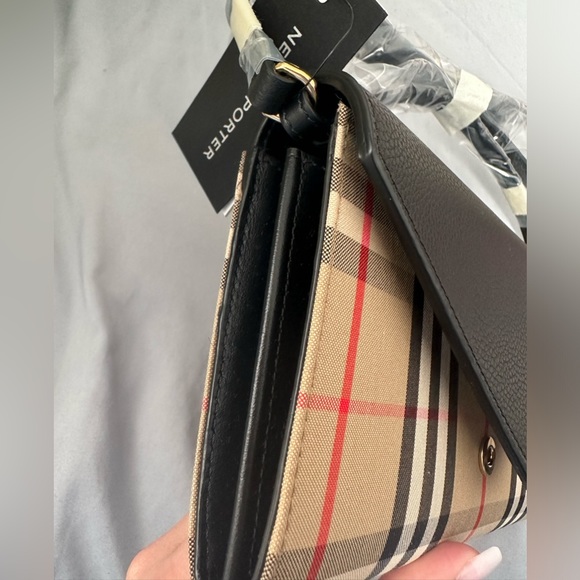 BURBERRY
Textured-leather and checked canvas shoulder bag - Picture 15 of 15